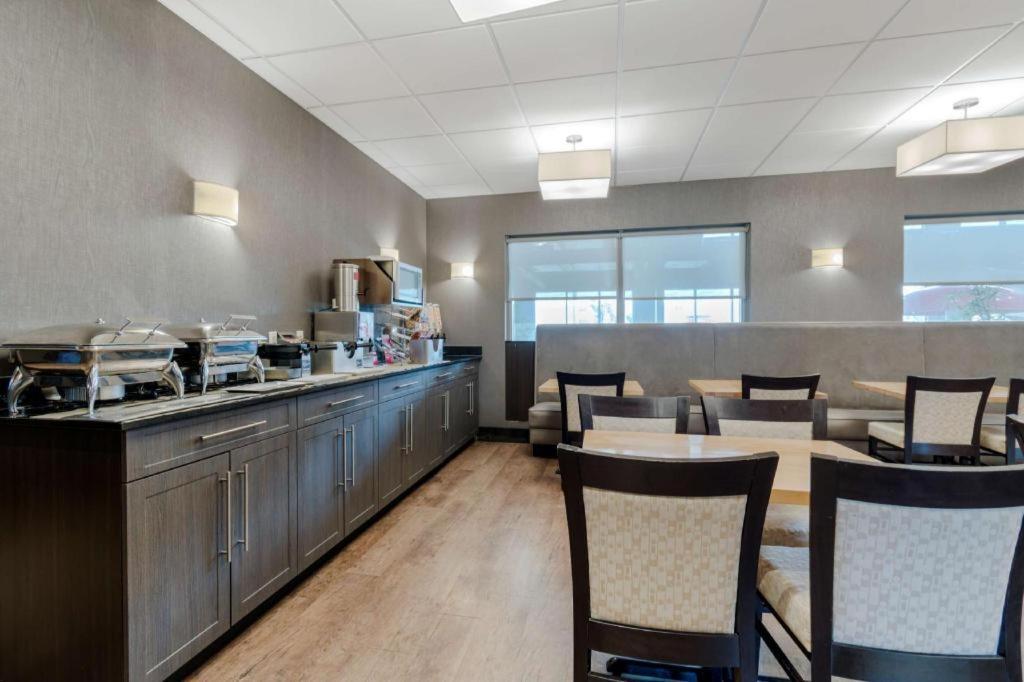 Western Eastgate And Hotel 3*